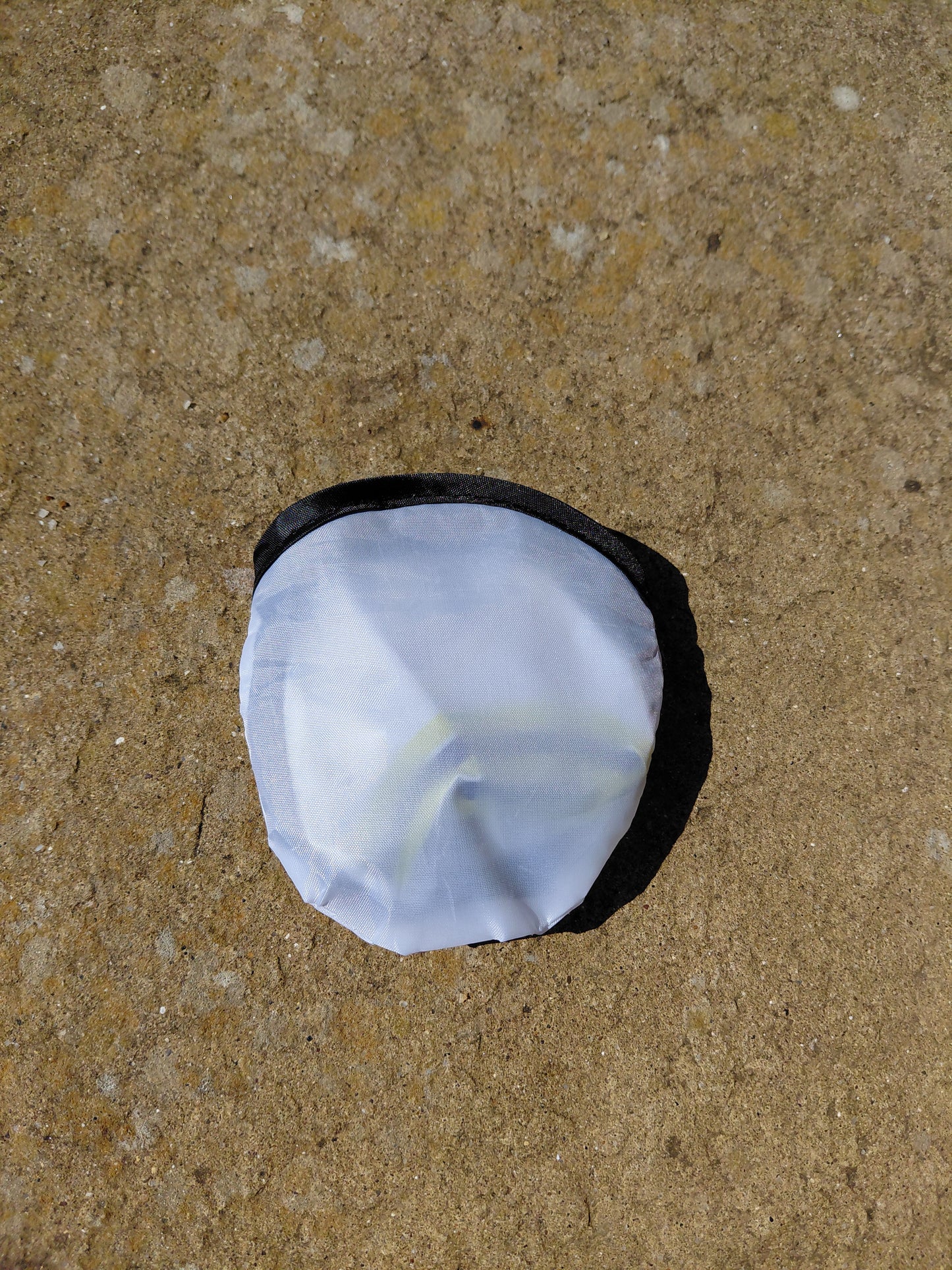 Folding pocket fan